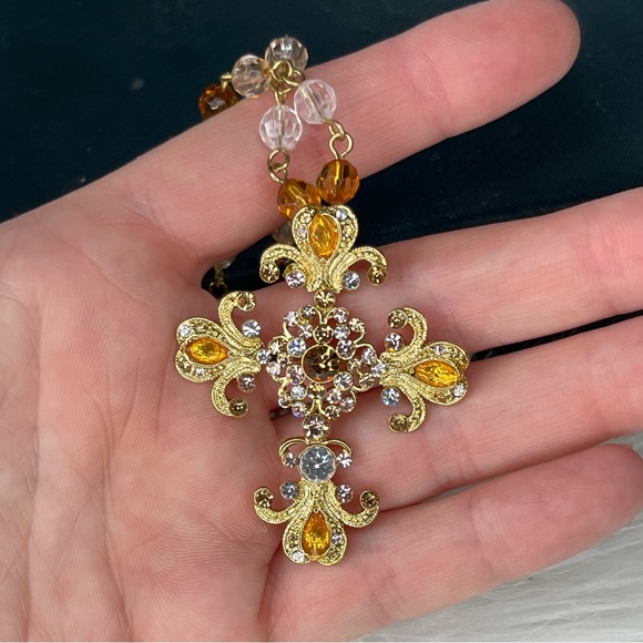 Cross Pendent Necklace - Picture 3 of 7